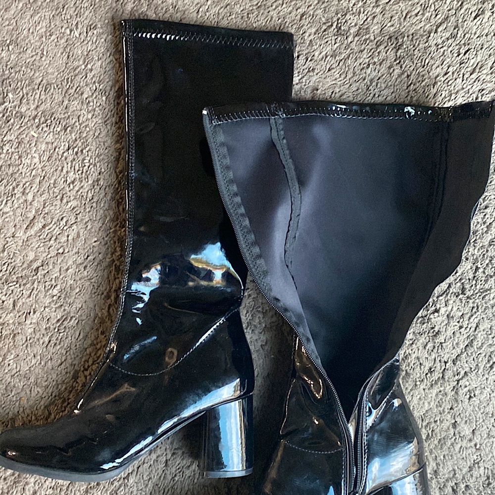 Boots - Picture 2 of 3